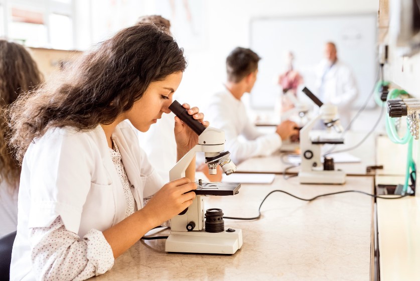 Los mejores laboratorios de análisis clínicos para formación profesional