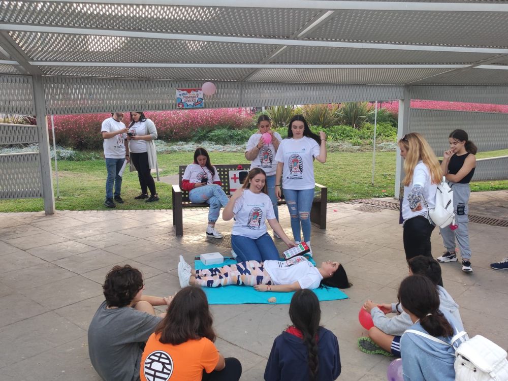 Primeros auxilios y reanimación cardiopulmonar como Tcae en Málaga. fp con mas salidas