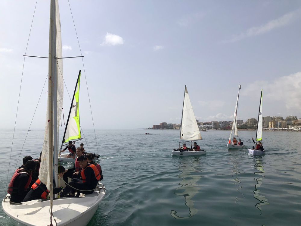 Qué deportes se pueden practicar en la playa. Málaga