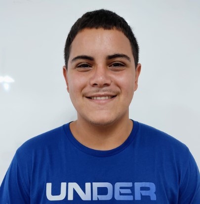 Foto carnet de alumno destacado del ciclo formativo TECO grado medio en Málaga.