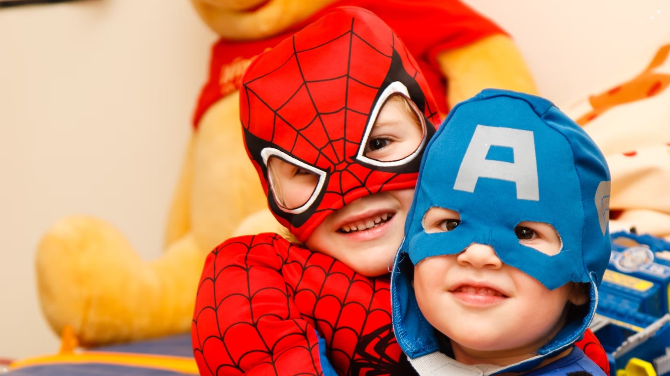 niños disfrazados. educar para las emociones. La educacion emocional en el aula